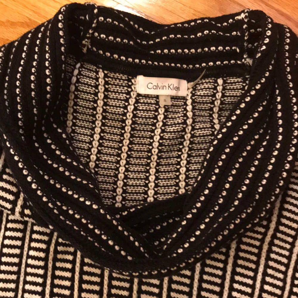 Calvin Klein Sweater - Picture 2 of 3